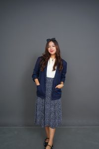 Smart Casual Style Guide for Women Portrait of a confident woman in stylish business attire, exuding professionalism and elegance.